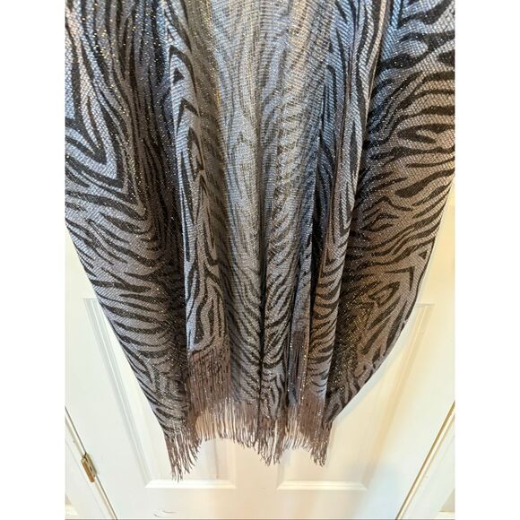 Grey Zebra Print Poncho/Shawl - Picture 4 of 9